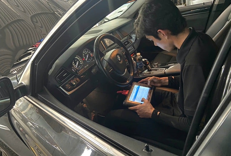 gara sửa chữa ô tô cao cấp uy tín