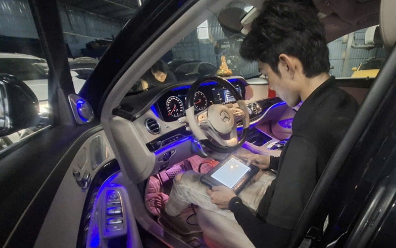 thợ sửa xe mercedes e class chuyên sâu
